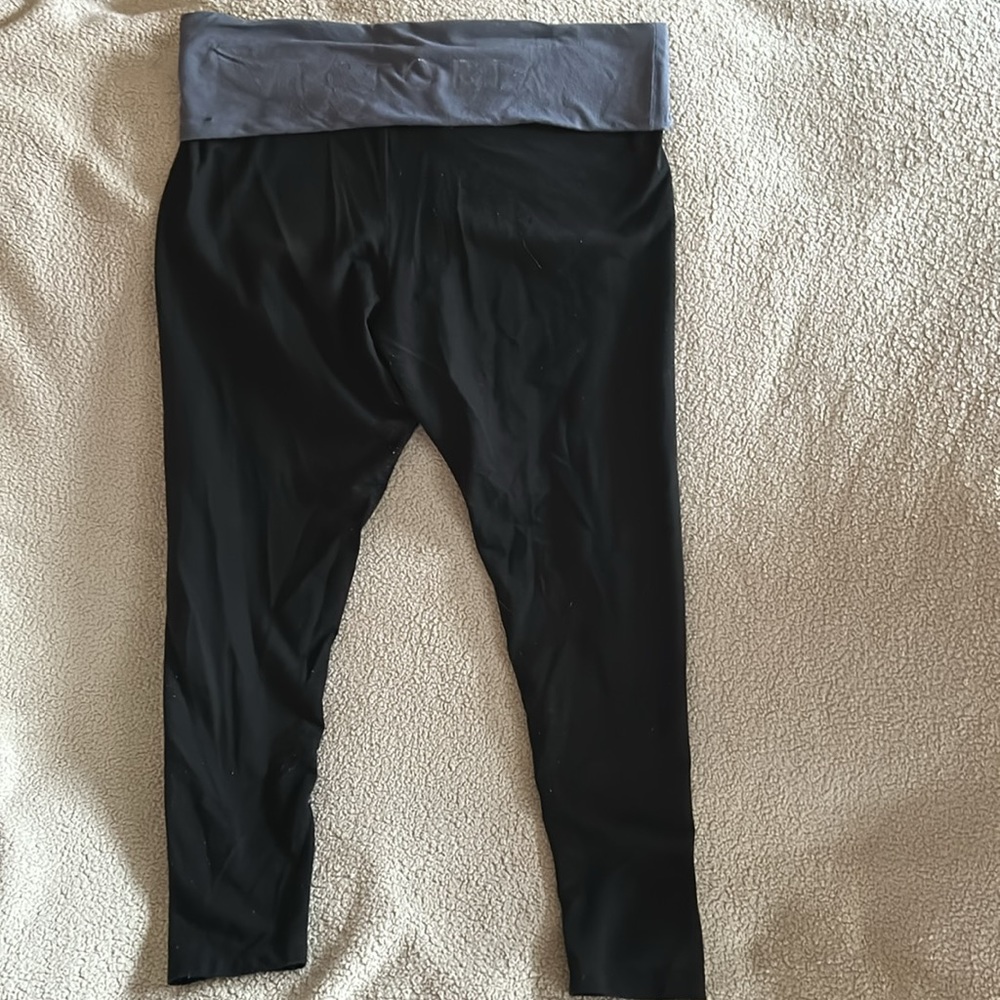 VS Leggings - Yoga Pants. Barely worn. Size Large